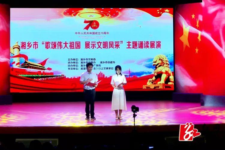 重庆武隆仙女山暴雪致部分游客滞留,当晚八时许疏散完毕