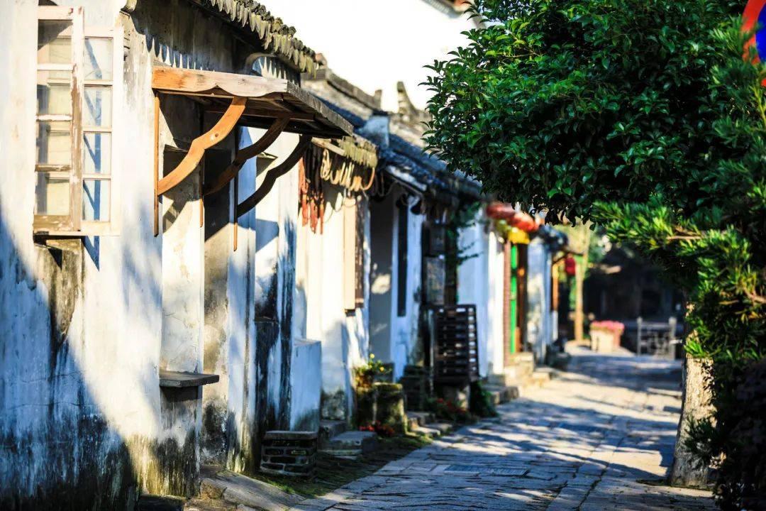 辽宁去年GDP突破3万亿元增长5.3%，十年来首次超过全国增速